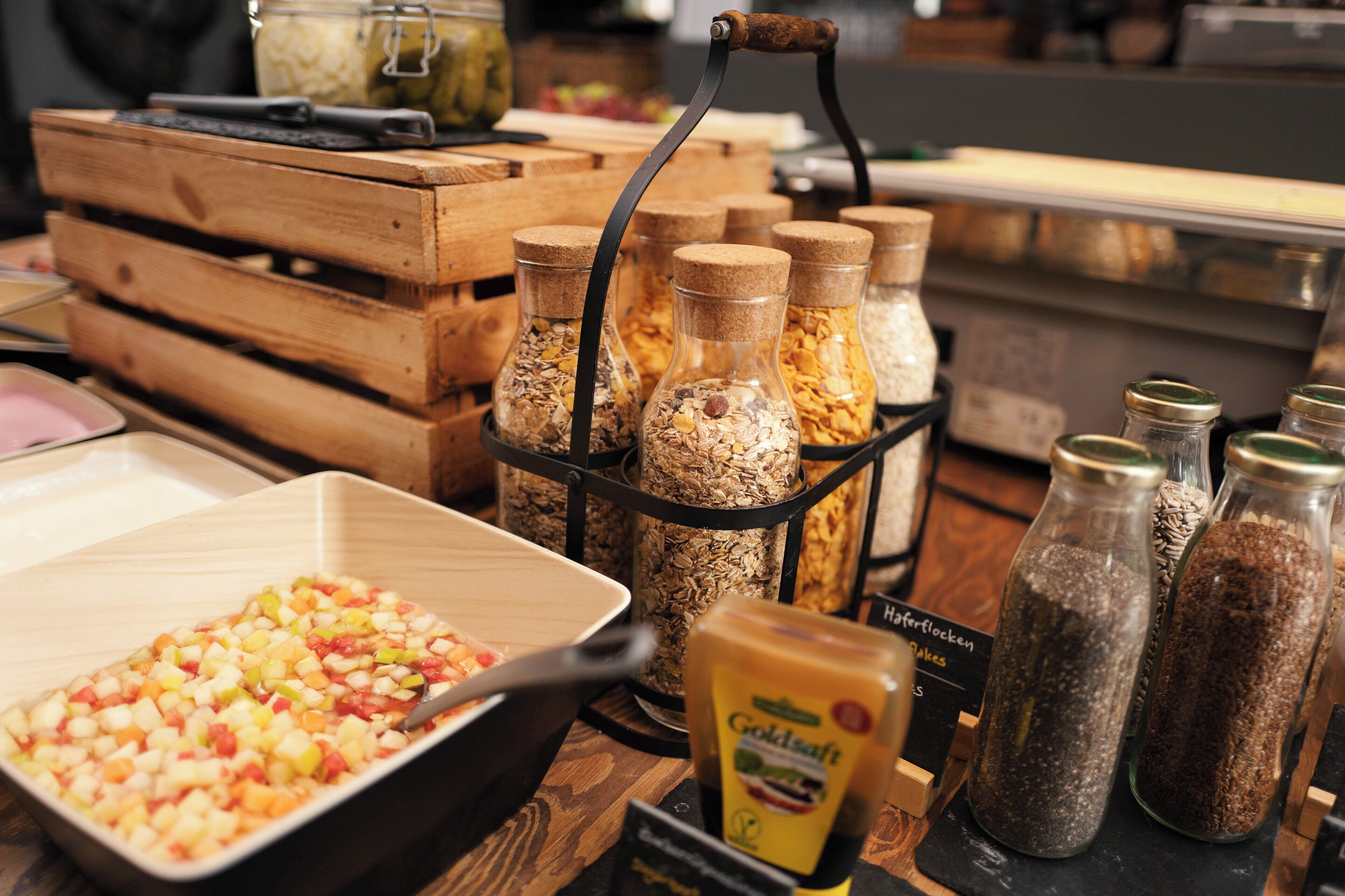 Buffet breakfast on weekends (EUR 10.70 per person)