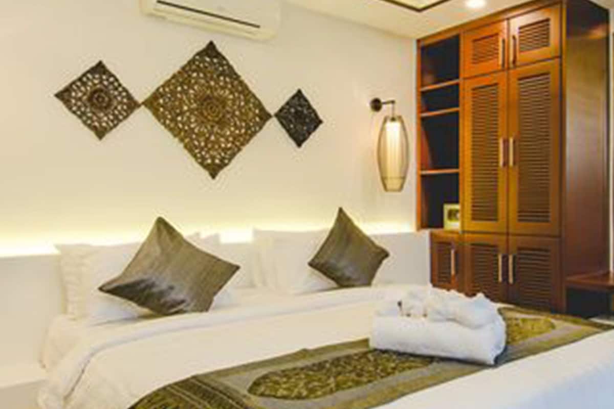 egyptian cotton sheets, premium bedding, memory-foam beds, minibar