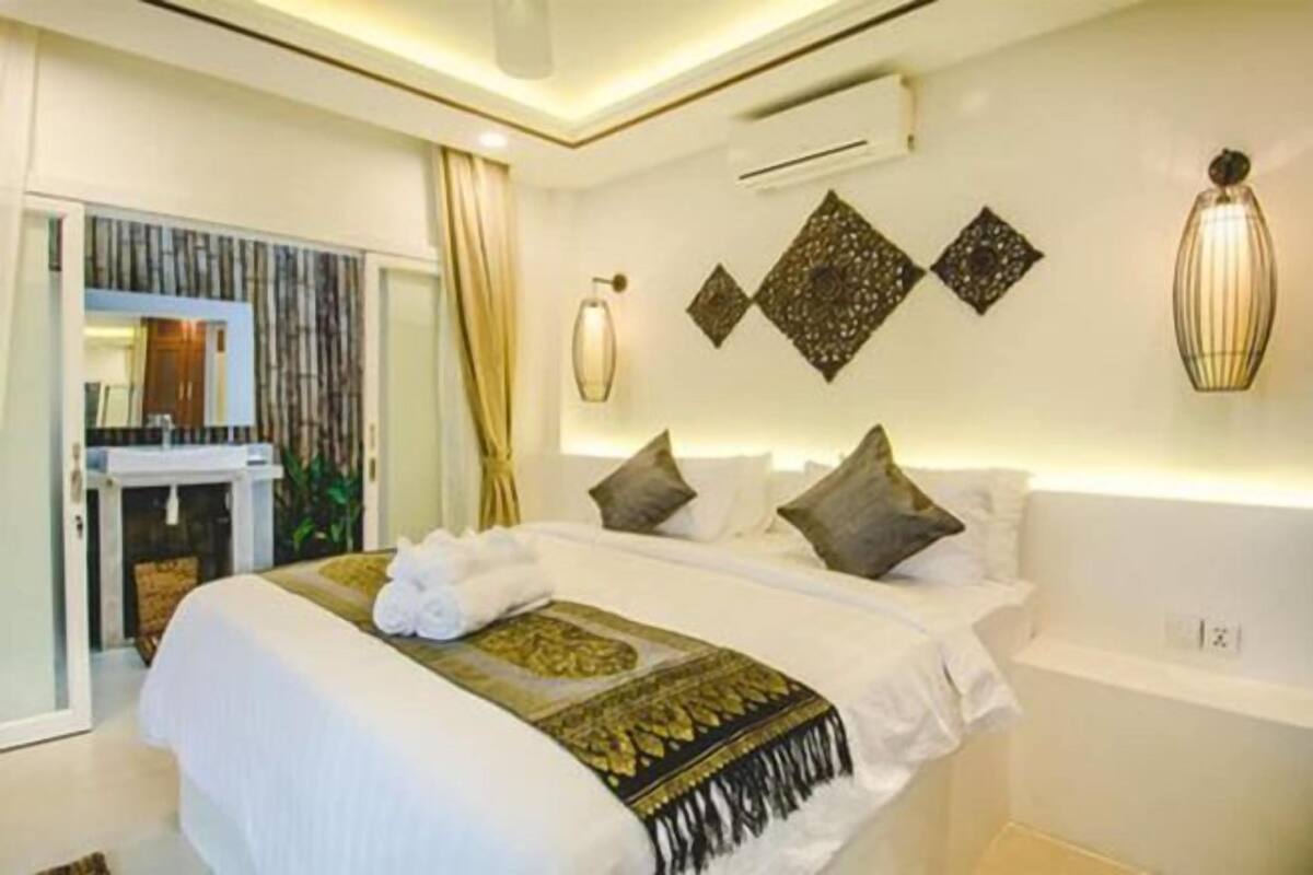 Egyptian cotton sheets, premium bedding, memory-foam beds, minibar