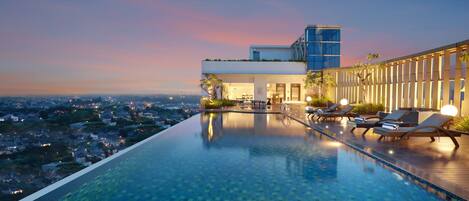 Outdoor pool, sun loungers