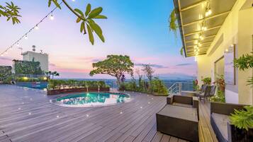 حمّام سباحة خارجي، مقاعد للتشمس