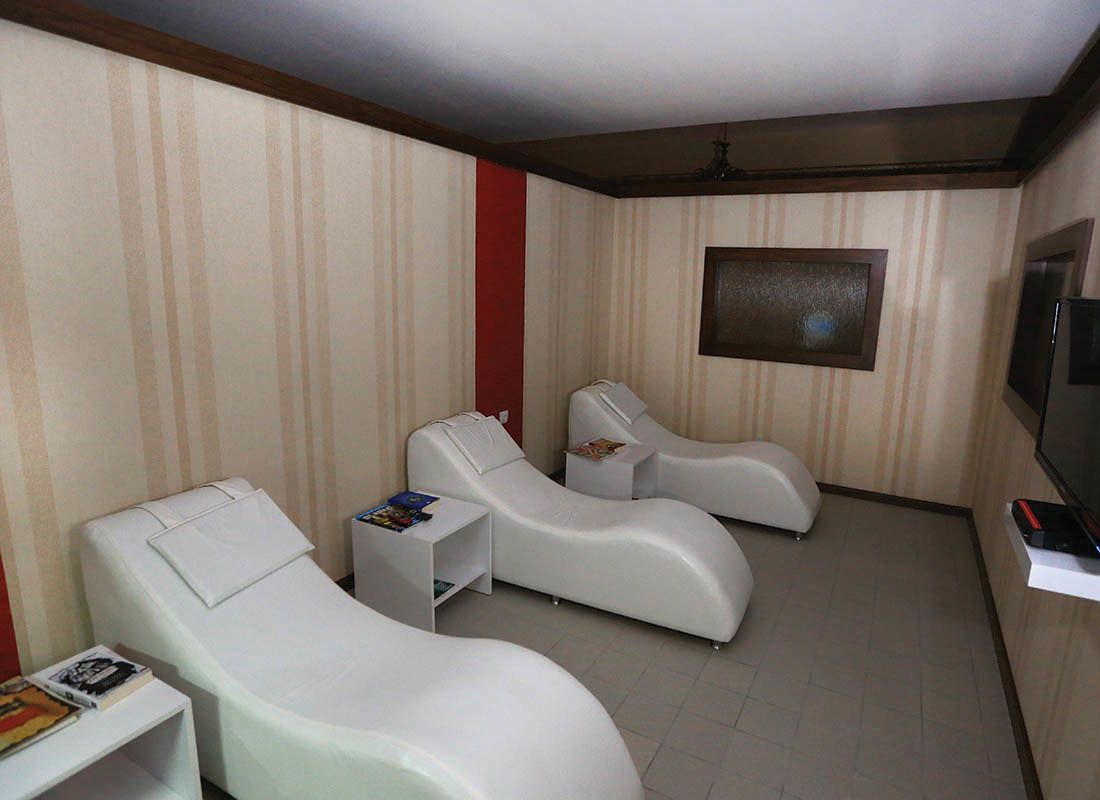 sauna, steam room, turkish bath/hammam, hot stone massages