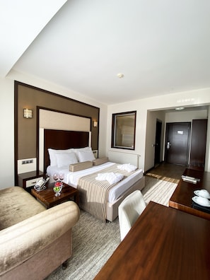 1 slaapkamer, luxe beddengoed, donzen dekbedden, een minibar