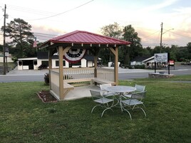BBQ/picnic area