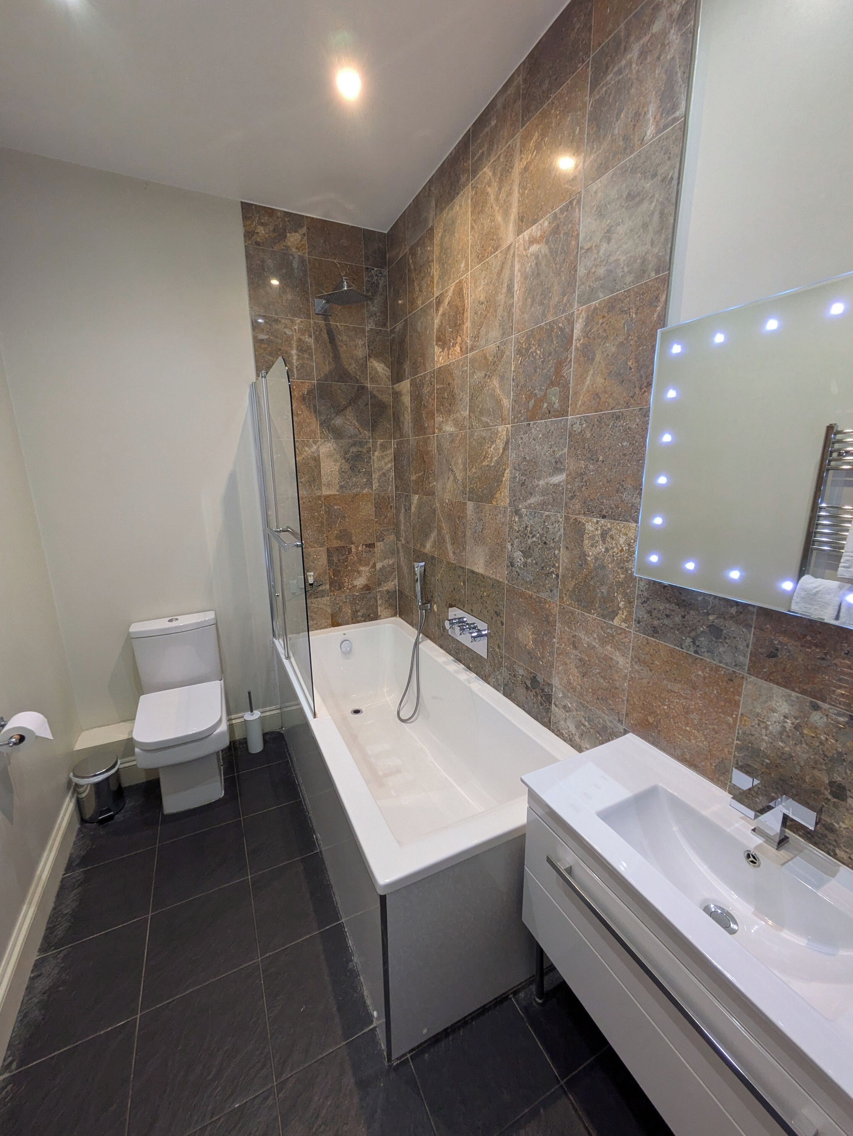 deluxe double or twin room | bathroom | free toiletries, hair dryer, dressing gowns, towels