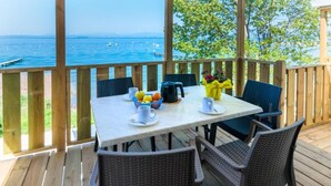 Husvogn, terrasse, utsikt mot innsjø | Terrasse/patio