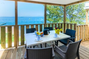 Stacaravan, patio, uitzicht op meer | Terras