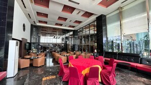 Frokost, lunsj og middag serveres, internasjonale retter 