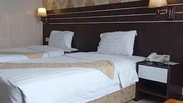 Meja kerja, tempat tidur lipat/tambahan, dan Wi-Fi gratis