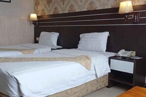 Meja kerja, tempat tidur lipat/tambahan, dan Wi-Fi gratis