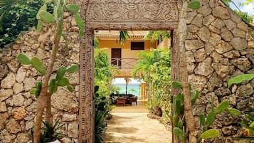 Fachada de la propiedad