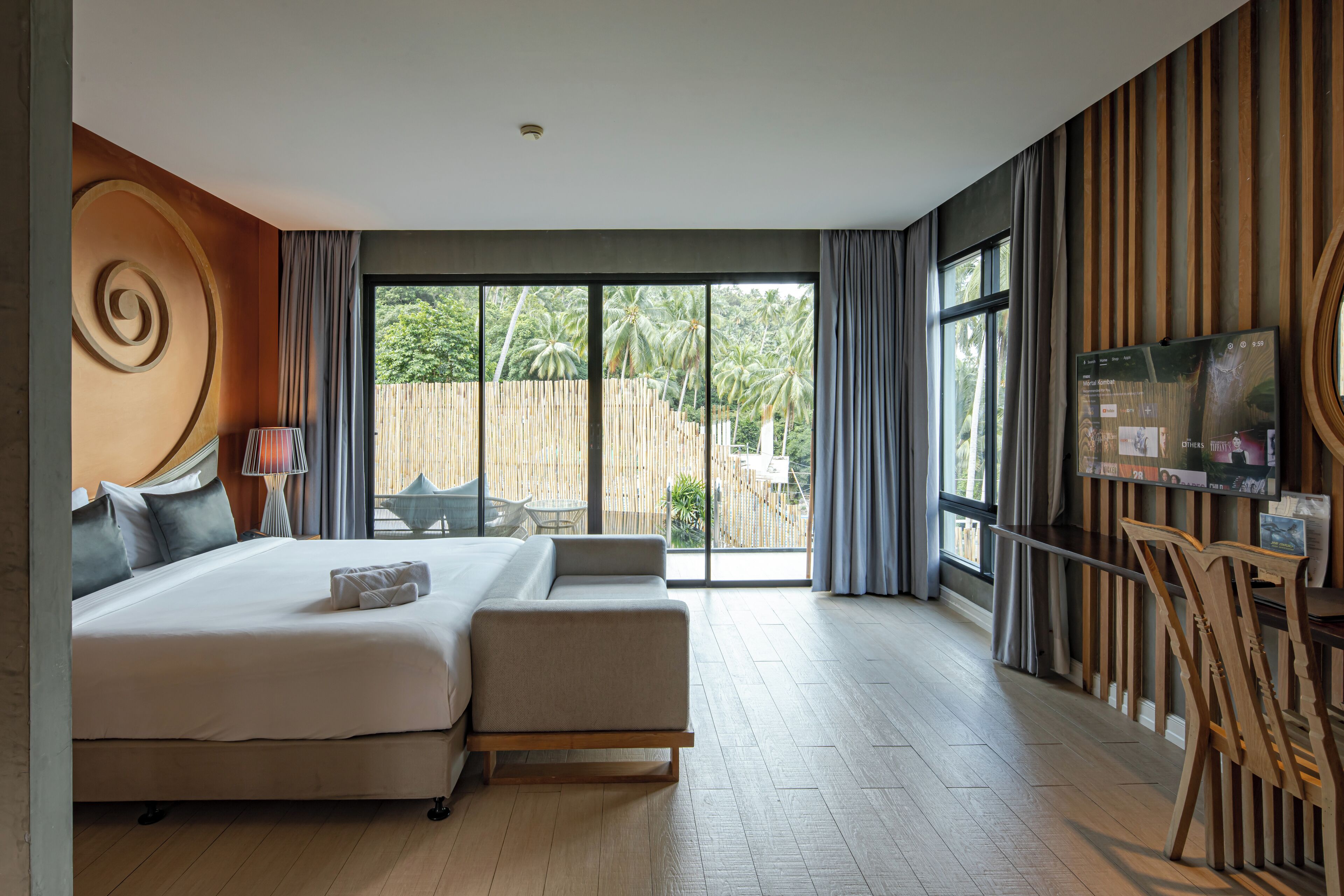 1 bedroom, premium bedding, minibar, in-room safe