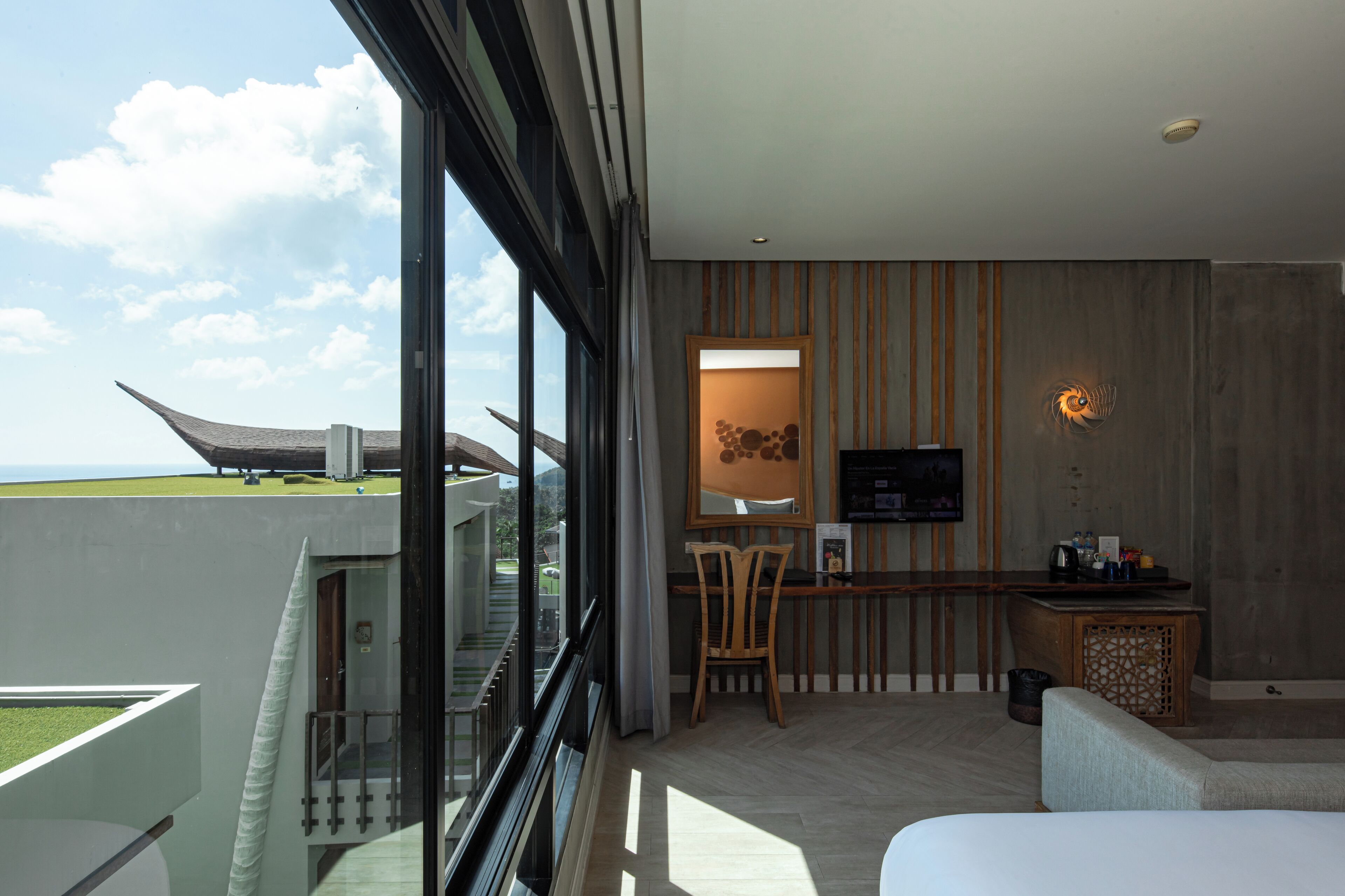 1 bedroom, premium bedding, minibar, in-room safe