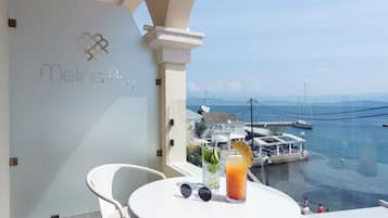 Twin Room, Sea View | In-room safe, desk, blackout drapes, soundproofing