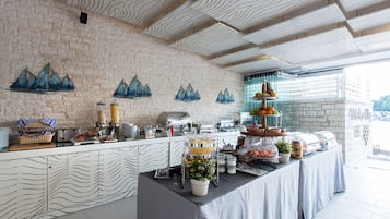 Desayuno buffet incluido todos los días
