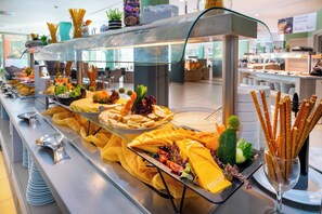 Petit déjeuner complet compris tous les jours