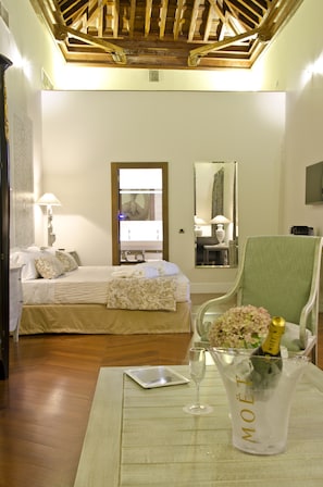 1 bedroom, premium bedding, minibar, in-room safe