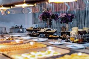 Tägliches inbegriffenes Frühstücksbuffet