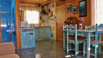 Chalet, 2 Bedrooms | Living area