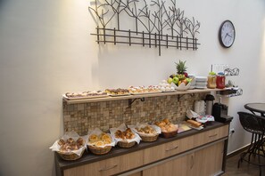 Free daily buffet breakfast