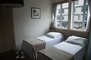 1 bedroom, Egyptian cotton sheets, down duvets, Select Comfort beds