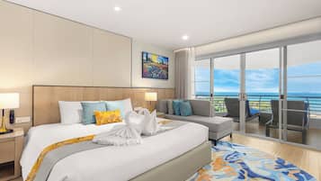 One Bedroom Junior Suite | Minibar, in-room safe, desk, blackout drapes