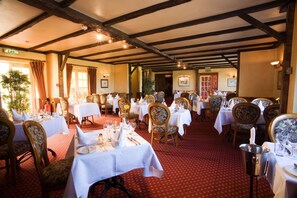 Breakfast, lunch, dinner served; British cuisine 