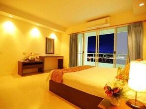 Desk, WiFi - Grand Living Residence (Chiang Mai)