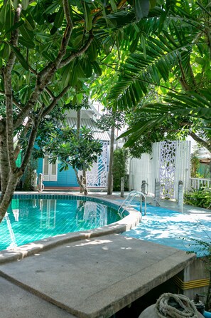 Outdoor pool - Deeden Pattaya Resort (Pattaya)