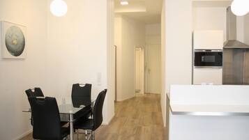 Residenza Deluxe, 1 camera da letto, cucina | Pasti in camera