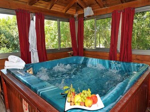 Indoor spa tub