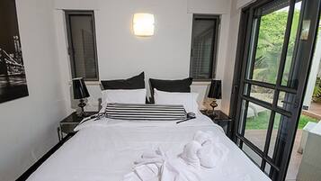 Premium bedding, free cots/infant beds, free WiFi, bed sheets