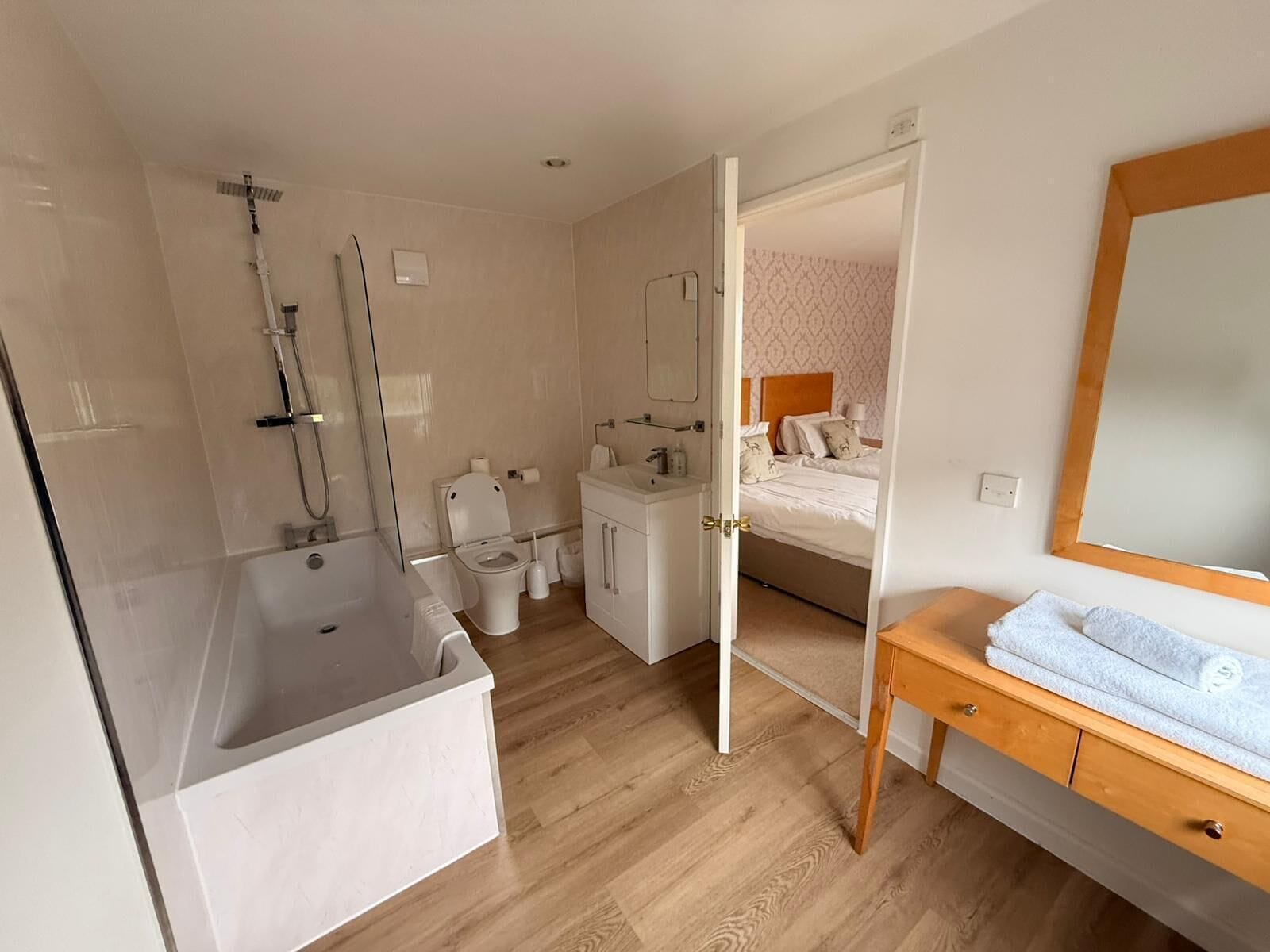 Twin Room, Ensuite | Bathroom