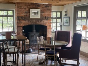 Bar (on property) - Burlton Inn (Shrewsbury)