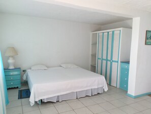 Panoramic Double Room, 1 Bedroom, Ocean View, Ground Floor - 3 Martini Hotel Apartments (Johnson's Point)