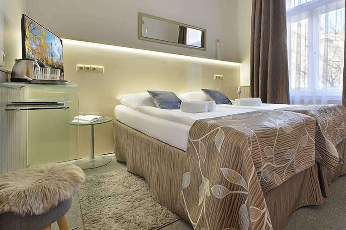 In-room safe, desk, free WiFi, bed sheets