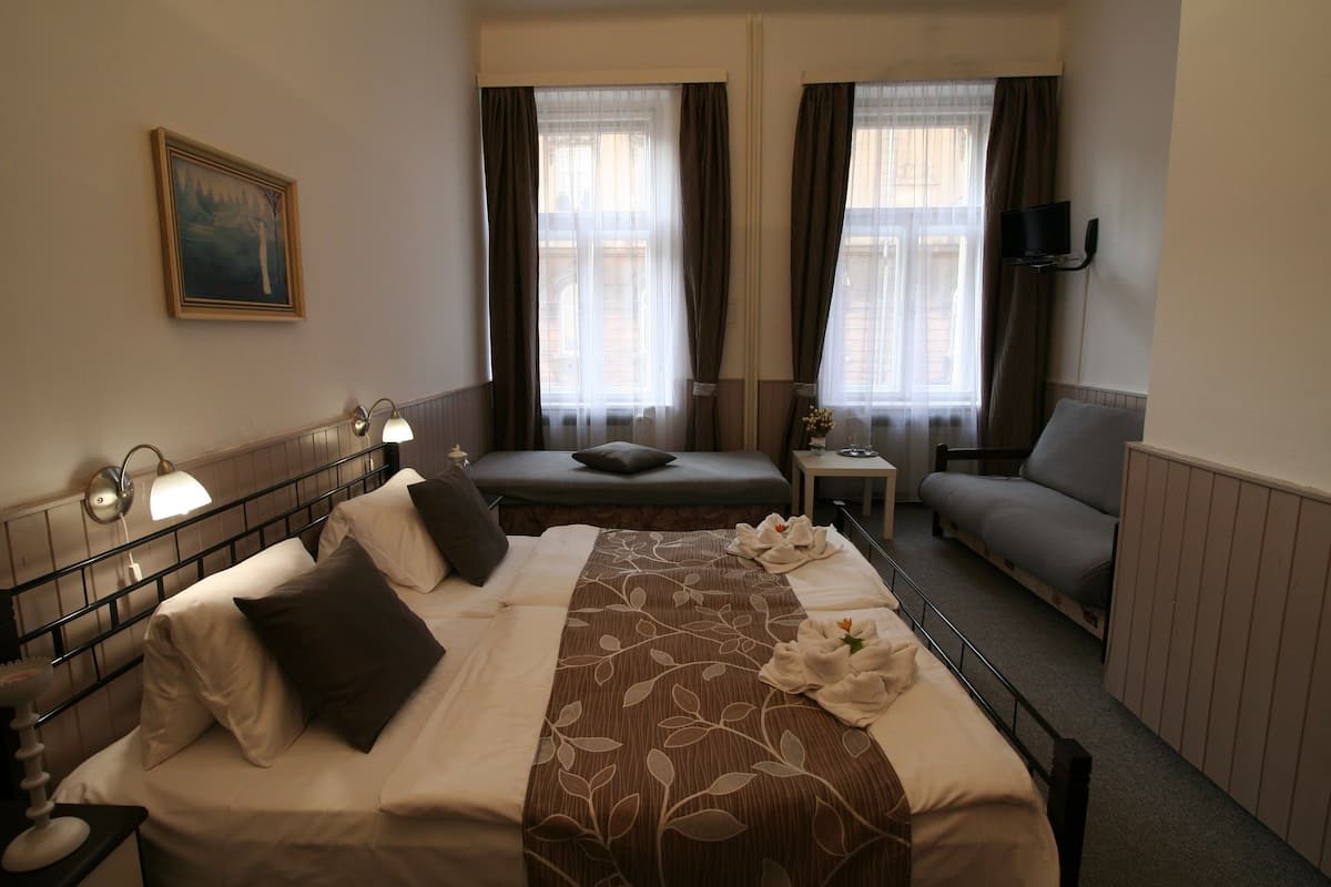 In-room safe, desk, free WiFi, bed sheets