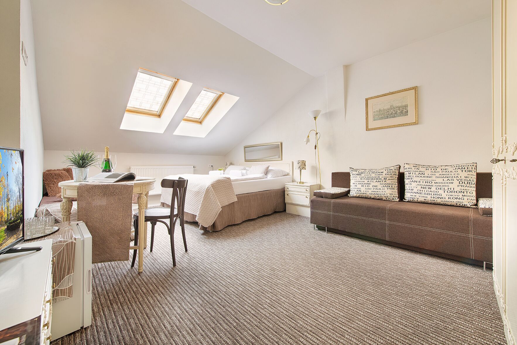 In-room safe, desk, free WiFi, bed sheets