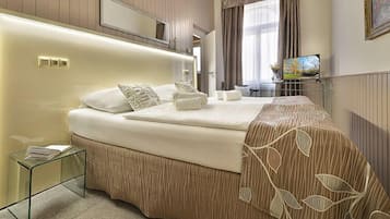 Habitación doble estándar, 1 cama matrimonial o 2 camas individuales | Caja de seguridad en la habitación, escritorio y wifi gratis