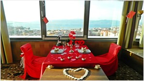 3 restaurants, breakfast, lunch, dinner served; international cuisine - Grand Asya Hotel (Bandirma)