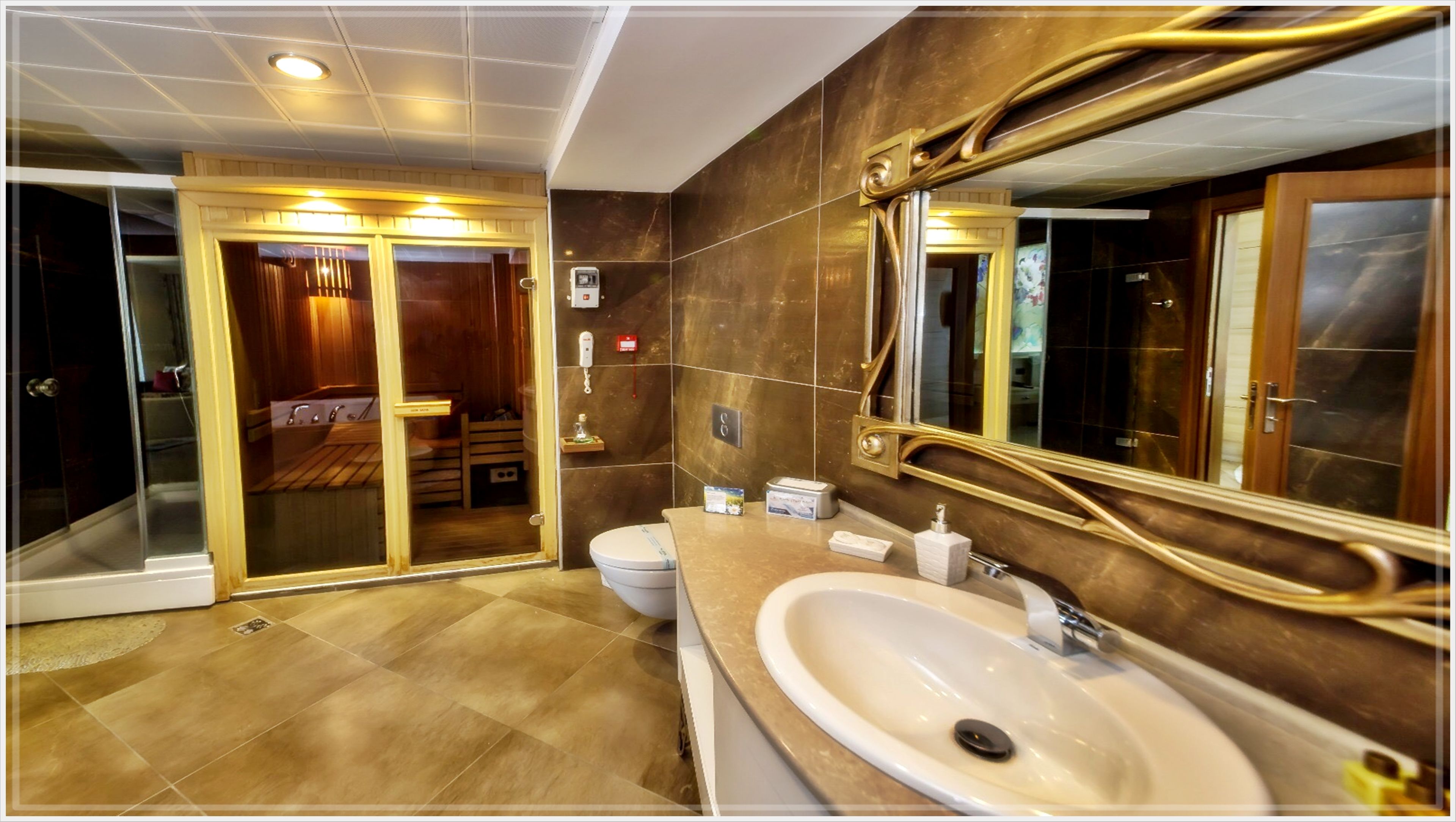 1 bedroom, premium bedding, minibar, in-room safe