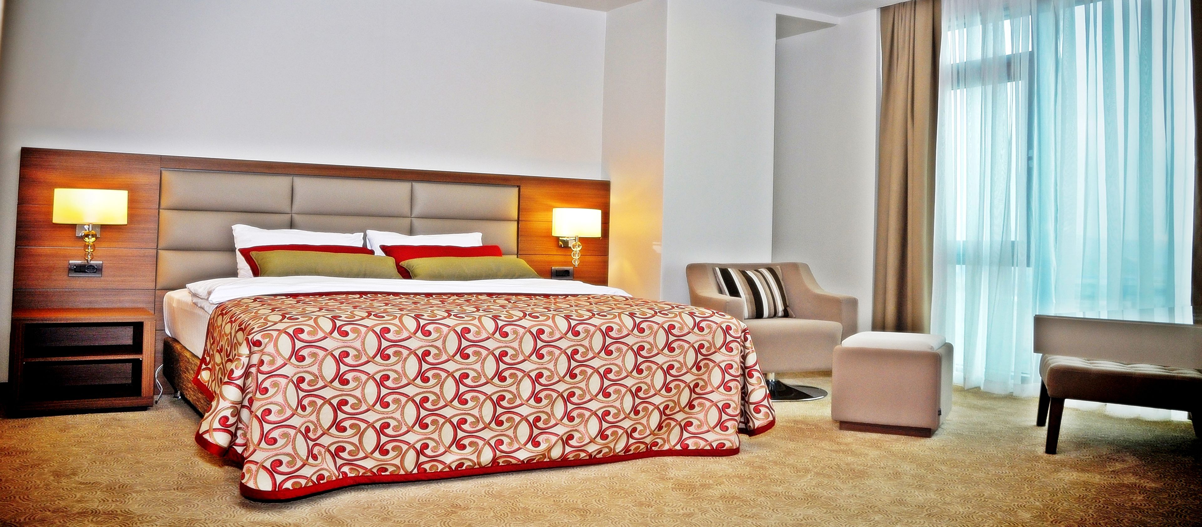 1 bedroom, premium bedding, minibar, in-room safe