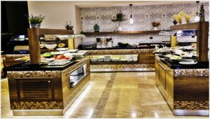 Free daily buffet breakfast