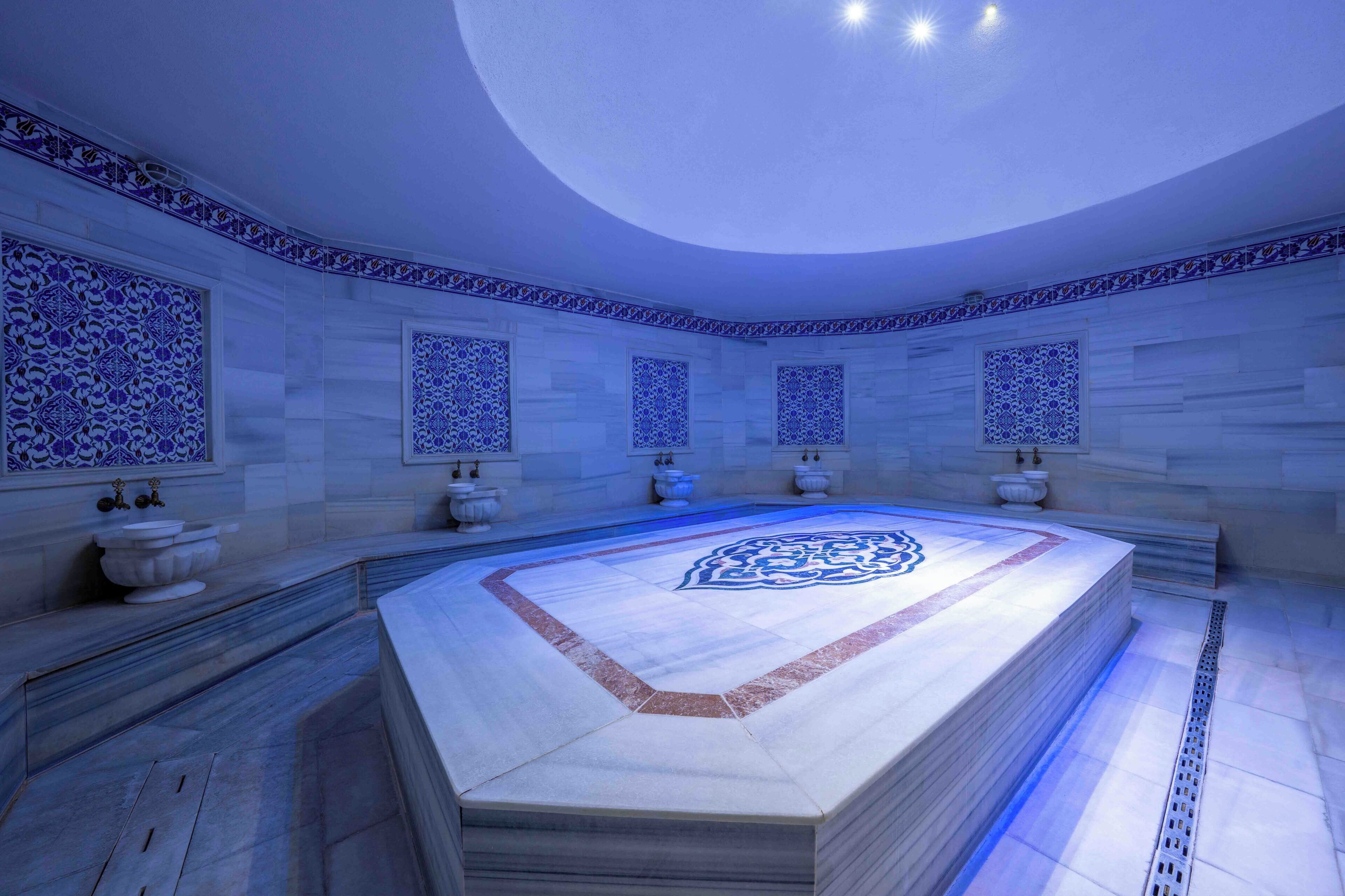 Ruang perawatan pasangan, sauna, ruang uap, dan pemandian Turki/hammam