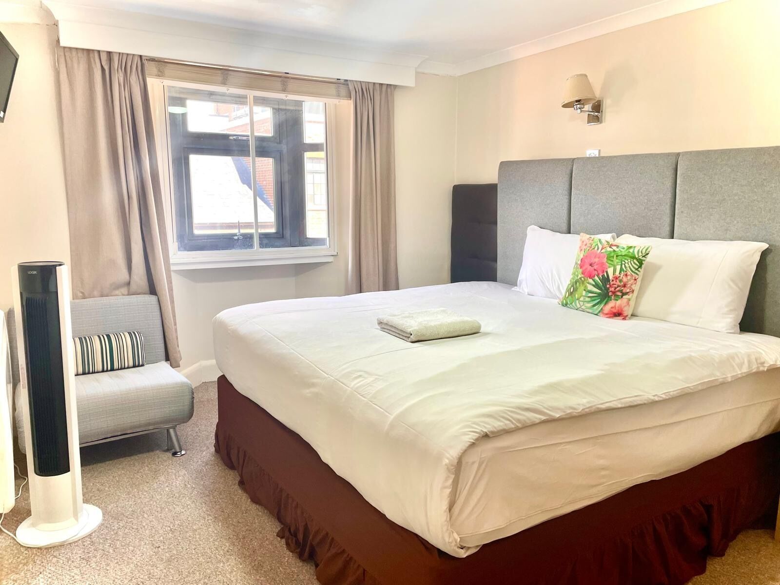 Photo - George Oxford Hotel