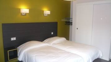 1 bedroom, desk, iron/ironing board, free cots/infant beds