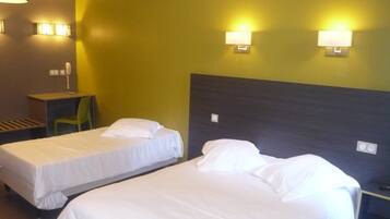 1 bedroom, desk, iron/ironing board, free cots/infant beds