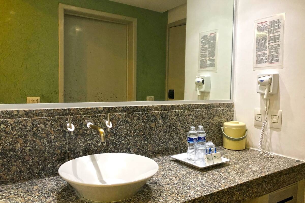 premier room | laptop workspace, iron/ironing board, free wifi, bed sheets