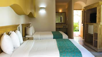Luxury Room | Laptop workspace, iron/ironing board, free WiFi, bed sheets