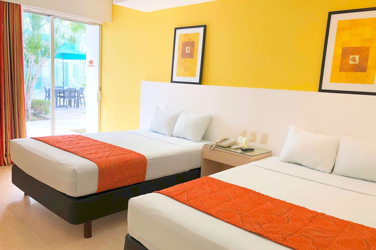 Espace de travail pour ordinateur portable, fer et planche Ă repasser